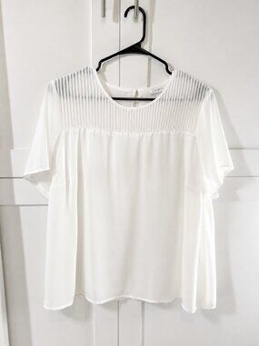 Roz & Ali White Pleated Yoke Flutter Sleeve Blouse | Women's Plus Size 1X